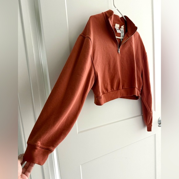 Levi's Terracotta Half-Zip Cropped Hoodie - Picture 4 of 6